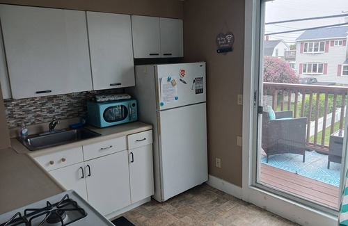 Hampton Apartment | #1 Dog Friendly Location at the Beach. 1 minute walk to the Ocean