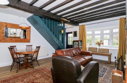 Louth House | 1 Eastview