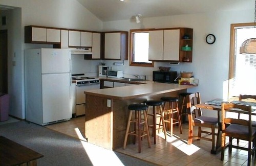 Holgate House | 1 House from the Beach - Now taking Reservations