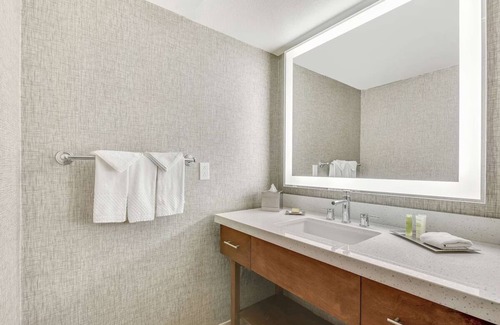 North Mountain Hotel | 1 King 1BR Suite, Hilton Phoenix Tapatio Cliffs, 7 Pools, Waterfall - 2 Units