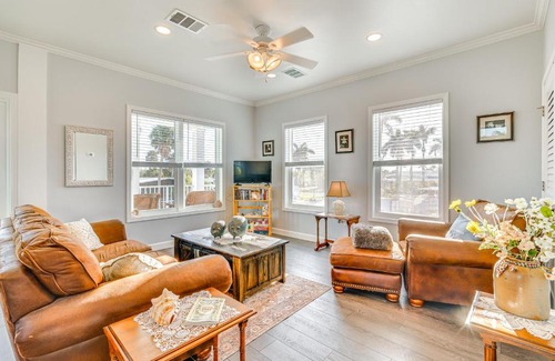 Truckland House | 1 Mi to Beach Access Home with Porch in Fort Myers!