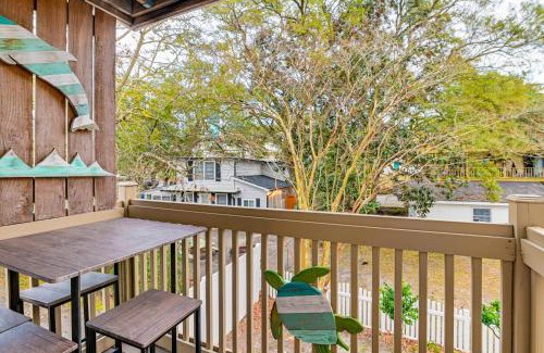Myrtle Beach Apartment | 1 Mi to Boardwalk and Dtwn Myrtle Beach Condo
