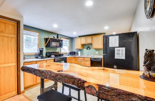 Brantingham House | 1 Mi to Brantingham Lake New York Getaway!