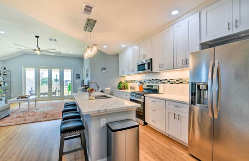 Jamaica Beach House | < 1 Mi to Coast: Jamaica Beach Home w/Pool Access