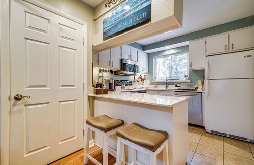 Incline Village Condo | 1 Mi to Diamond Peak Ski Resort: Condo w/Pool