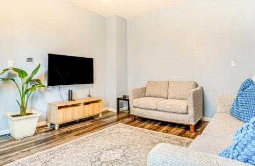 Babe Denny House | 1 Mi to Dtown and Lucas Oil Stadium Home in Indy!