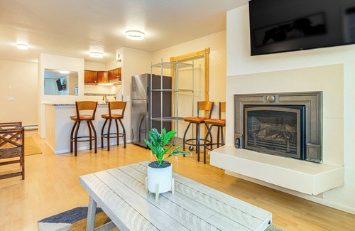 South Addition Condo | 1 Mi to Dtwn: Cozy Condo in Anchorage!