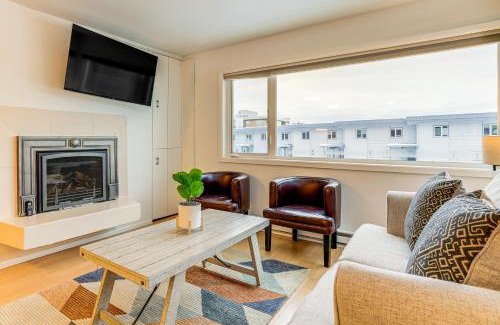 South Addition Apartment | 1 Mi to Dtwn Cozy Condo in Anchorage!