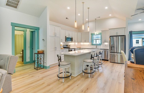 Manteo House | 1 Mi to Dtwn Manteo: Dog-Friendly Home w/Deck
