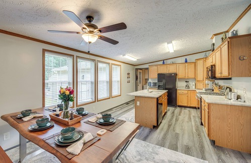 Geneva House | 1 Mi to Geneva SP: Family Home w/Game Room & Yard