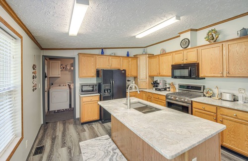 Geneva House | 1 Mi to Geneva SP: Family Home w/Game Room & Yard
