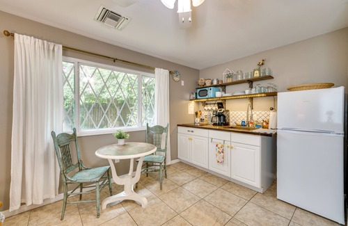 Mount Dora Cottage | 1 Mi to Lake Dora: Cottage w/Shared Yard & Patio!