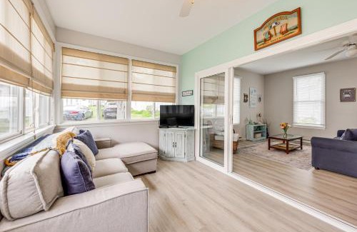 Summer Village Apartment | 1 Mi to Moody Beach Cottage with Pool Access!