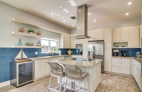 Twin Lakes House | < 1 Mi to Pennekamp State Park: Luxe Home w/Dock!