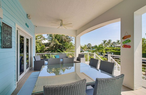 Twin Lakes House | < 1 Mi to Pennekamp State Park: Luxe Home w/Dock!