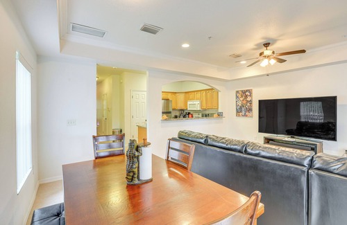 Gainesville House | 1 Mi to UF: Modern Townhome w/Balcony