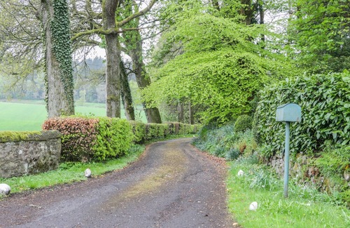 Caputh Cottage | 1 MIDDLETON COTTAGE, pet friendly, with open fire in Dunkeld