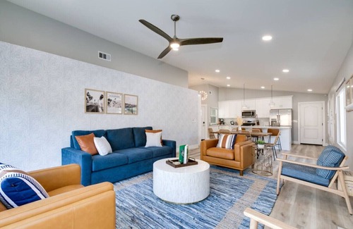 East Side Capistrano House | 1 Mile to Beach|Hot Tub|Fenced Yard|Downtown|Pets