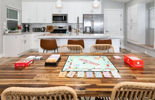 East Side Capistrano House | 1 Mile to Beach|Hot Tub|Fenced Yard|Downtown|Pets