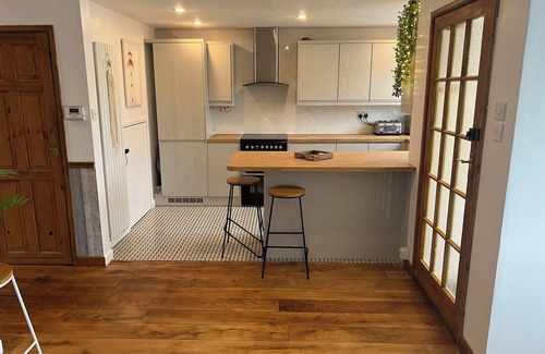 Camber House | 1 min walk to sandy beach! Family friendly home -> Happy Waves ☀️🌊