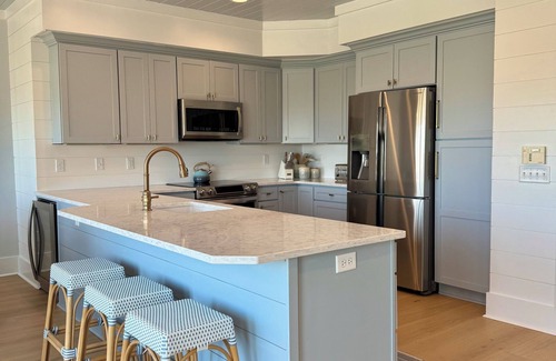 South Beach House | 1 MINUTUE WALK TO BEACH FROM BHI BEACH FRONT HOME