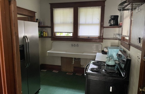 Gainesville House | 1 of 2 Centrally Located 3 Bedroom Front House