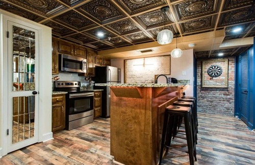 Downtown Nashville Apartment | 1-OF-A-KIND! Downtown Speakeasy-Style 2-Bedroom!