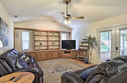 Lakeland Highlands House | 1-Story Home w/ Yard < 7 Mi to Downtown Lakeland