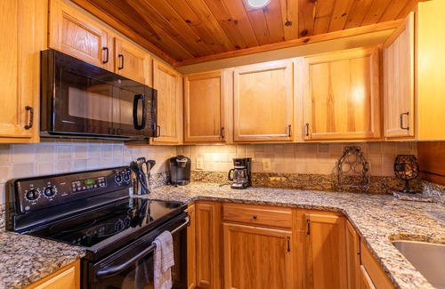 Vilas Cabin | 1 Sweet Seclusion -Peaceful cabin just outside of Boone with hot tub!