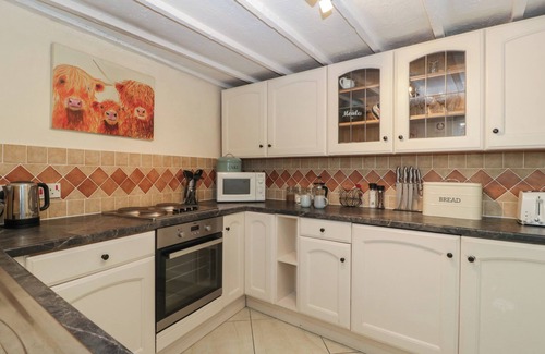 Porlock Cottage | 1 THE MEWS, pet friendly in Porlock
