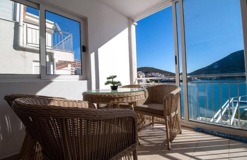 Neum Apartment | 1 Triple Room With Private Parking