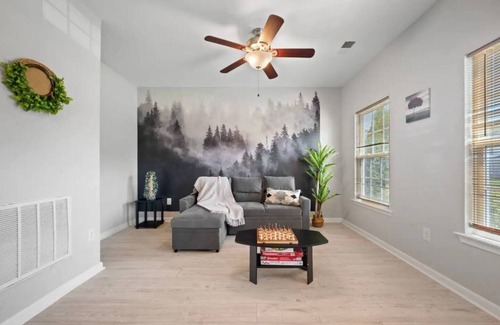 Central Newport News House | 10.9 Miles From Downtown Newport News