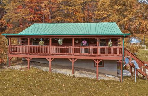 Logan House | 10-Acre Cabin, Sauna, Hot Tub, Game Rm, Stargazing Dome, EV, BBQ