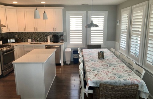 North End House | 10 BR/6 BA, Elevator, Wesley Ave, close to everything heart of OCNJ, sleeps 28
