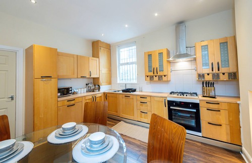 Liverpool House | 10 Guests - Free Parking - City Centre