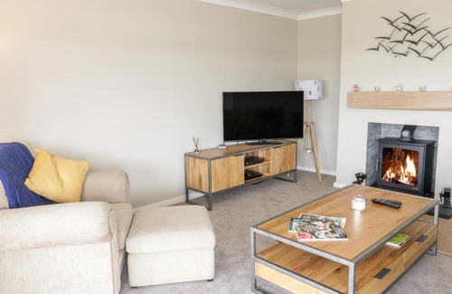 Rhoscolyn House | 10 Heol Bradwen