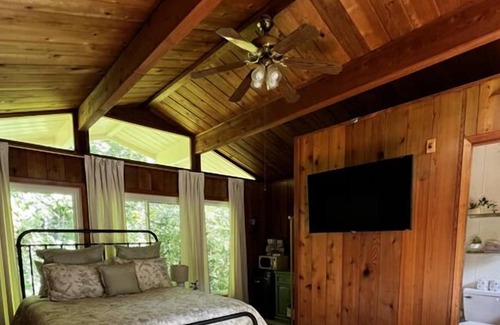 Cherokee Cabin | *10% July Discount -For Dates Stayed July 8th -31st - New Reservations Only*