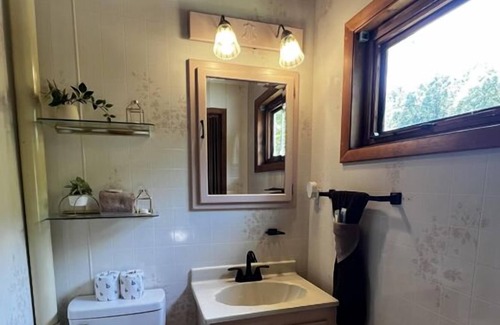 Cherokee Cabin | *10% July Discount -For Dates Stayed July 8th -31st - New Reservations Only*