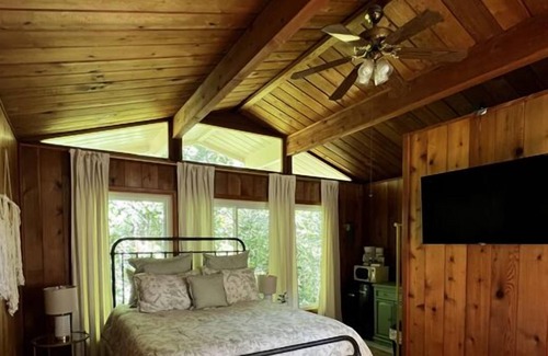 Cherokee Cabin | *10% July Discount -For Dates Stayed July 8th -31st - New Reservations Only*