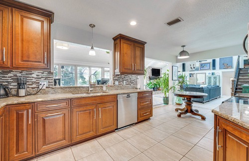 Orlando House | 10 Mi to Disney World: Lakeside Orlando Getaway!