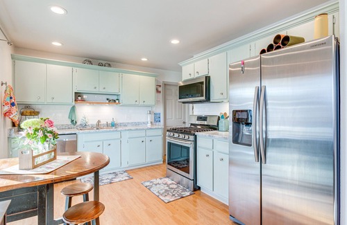 Lakewood House | 10 Mi to Dtwn Denver: Home w/Large Yard & Patio