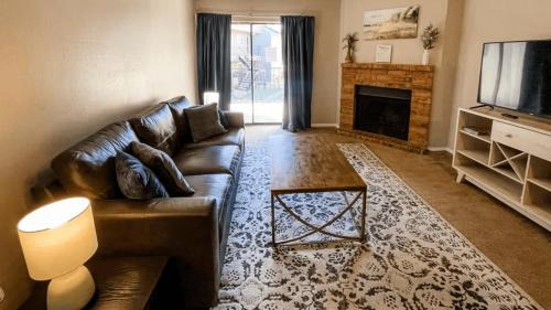 Northwest Corpus Christi Apartment | 10 Min to Downtown - Pet-friendly, TV with Parking