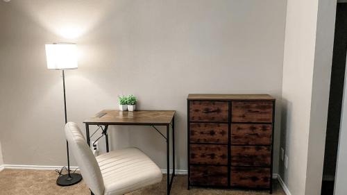 Northwest Corpus Christi Apartment | 10 Min to Downtown - Pet-friendly, TV with Parking