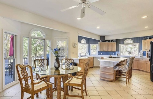 Skyland House | 10 Min TO DT, 16 min to Biltmore, Apartment Incl.
