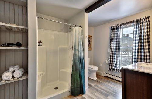 Bridgewater Hotel | 10 Min to Mountains Long Trail Suite