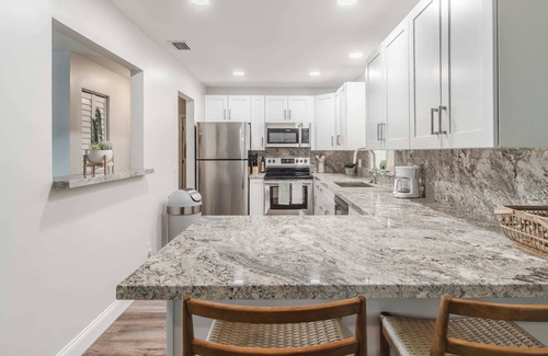 Vero Beach South House | 10 Mins to Beach - 2BR Private Pool + Grill