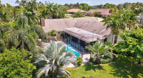 Boynton Beach House | 10 mins to Beach, 4 Bd, Heated Salt water pool
