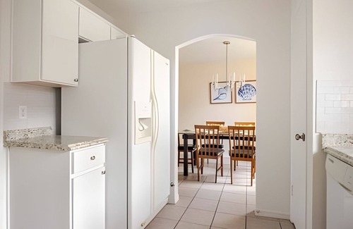 Indian Wells House | 10 Minutes to Disney Pool Home *Renovated*