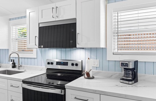 Key West Historic District House | 10% Off Adv Rate-Upgraded Cottage-Steps to Famous Duval Street &Historic Seaport
