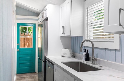 Key West Historic District House | 10% Off Adv Rate-Upgraded Cottage-Steps to Famous Duval Street &Historic Seaport